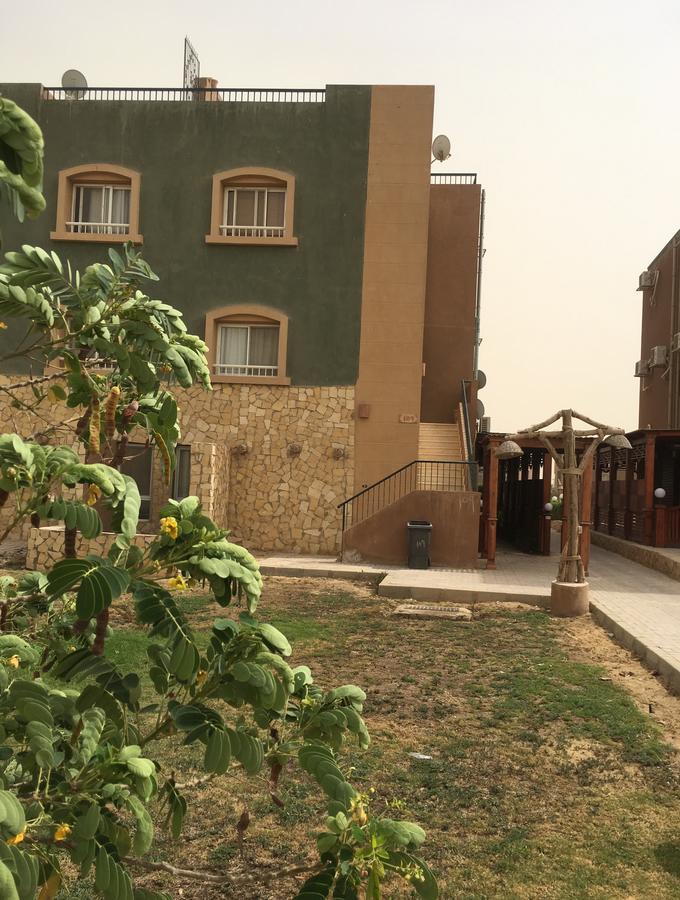 Chalet Marina Wadi Degla Families Only Pool View 2Nd Floor 6 Adults Ain Sukhna Exterior foto