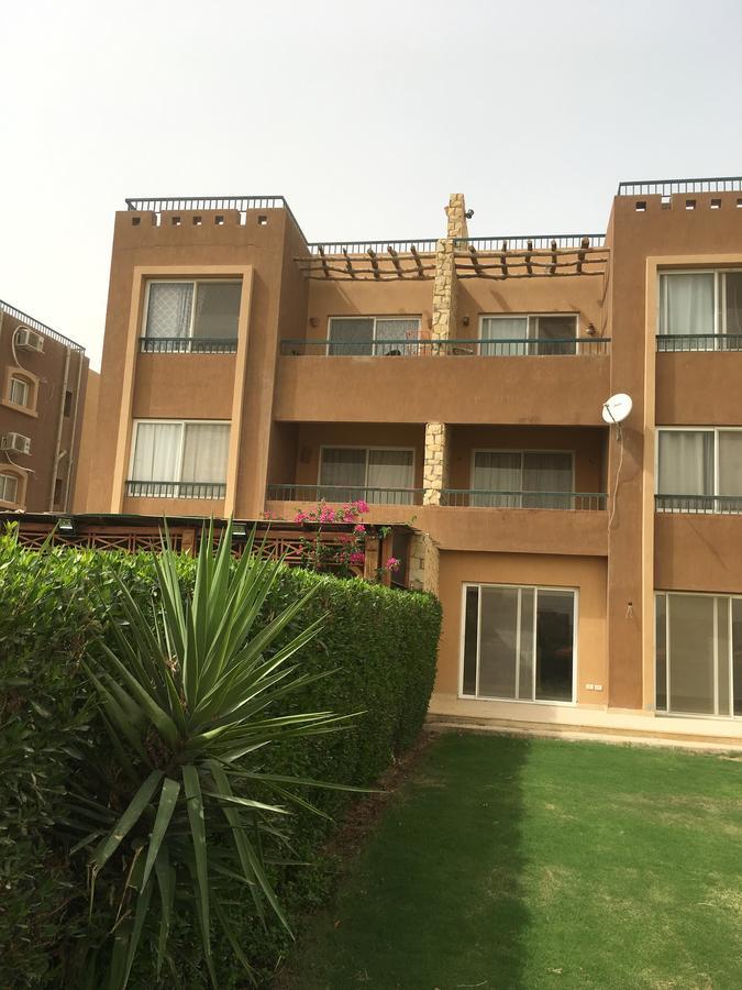 Chalet Marina Wadi Degla Families Only Pool View 2Nd Floor 6 Adults Ain Sukhna Exterior foto