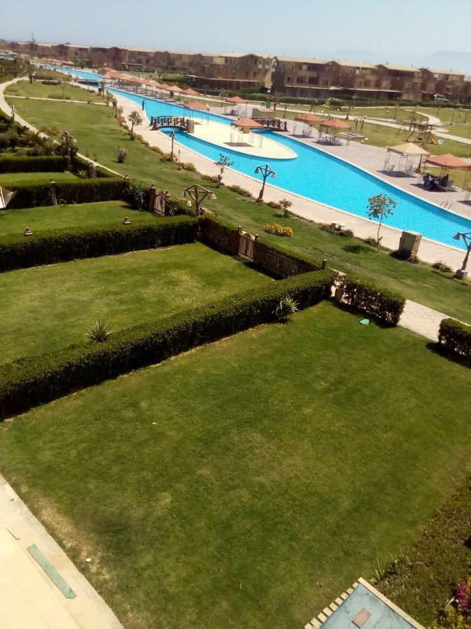 Chalet Marina Wadi Degla Families Only Pool View 2Nd Floor 6 Adults Ain Sukhna Exterior foto